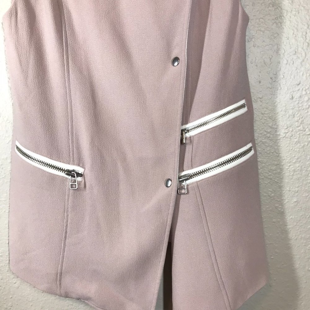 Aritzia Wilfred White and Pink Timber Moto Vest with waterfall neckline - Picture 4 of 9